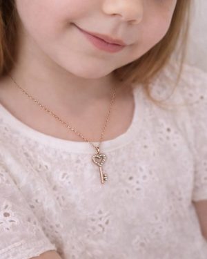 Alternative view of Collier enfant clef coeur